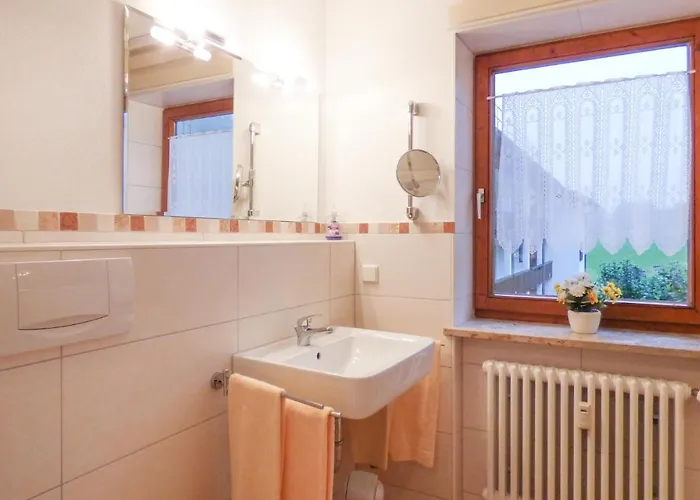 Stunning In Appartement Missen-Wilhams